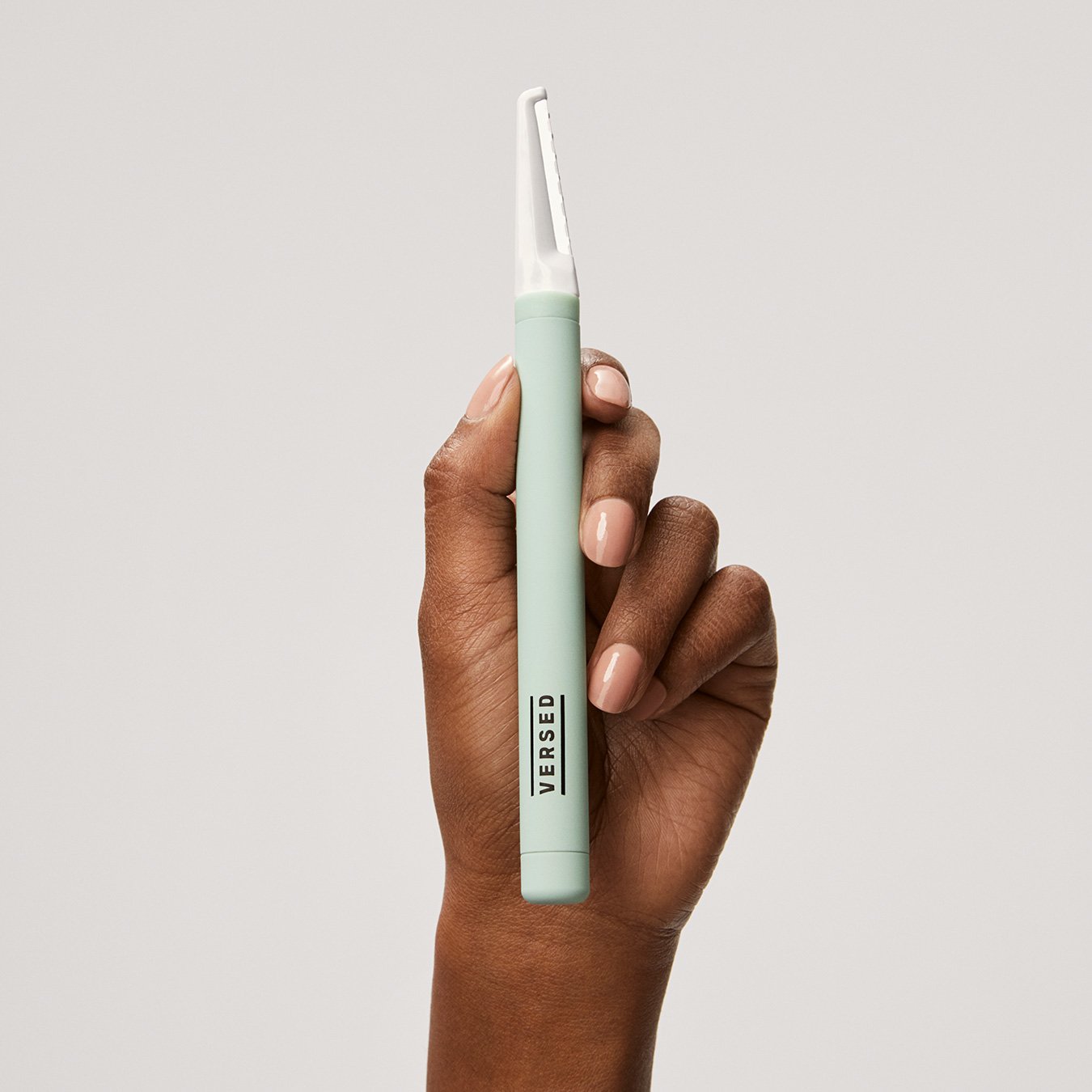 Versed | Instant Gratification At-Home Dermaplaning Tool